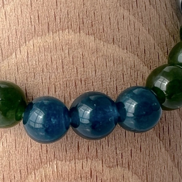 Green and Blue Jade Beaded Stretch Bracelet - Picture 8 of 15